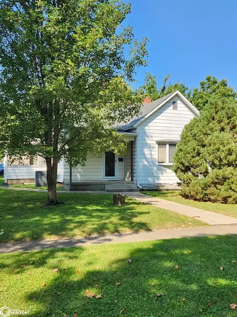 313 Ramsey St, West Burlington, IA 52655