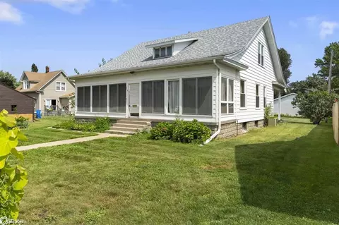 914 S Leebrick St, Burlington, IA 52601