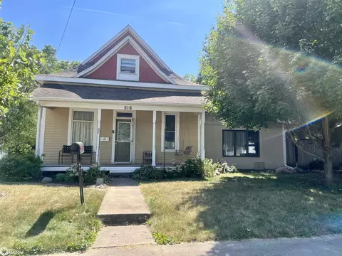 516 6th Ave W, Oskaloosa, IA 52577
