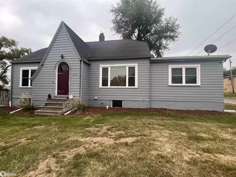 1408 W Burlington Ave, Fairfield, IA 52556