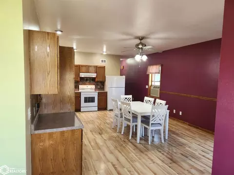 Dining - 385 120th St, Corwith, IA 50430 photo 1 of 3