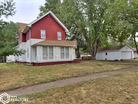 605 N 4th St, Eddyville, IA 52553