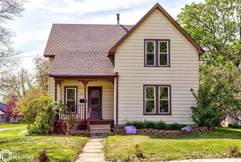 502 8th St, Nevada, IA 50201