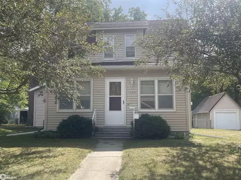 1009 3rd Ave S, Clear Lake, IA 50428