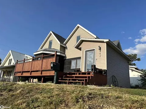 401 S 4th St, Marshalltown, IA 50158