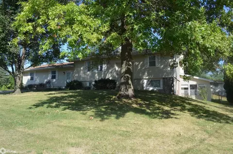 2154 Lynndale Ln, Oskaloosa, IA 52577
