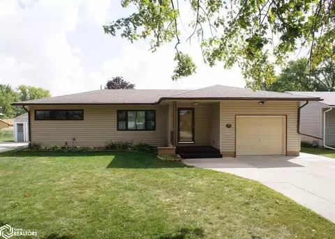 1016 Madsen Ave, Webster City, IA 50595