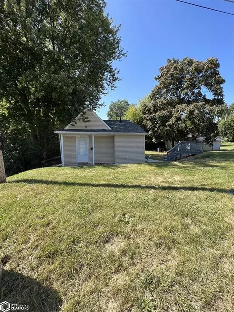223 N Gertrude St, Burlington, IA 52601