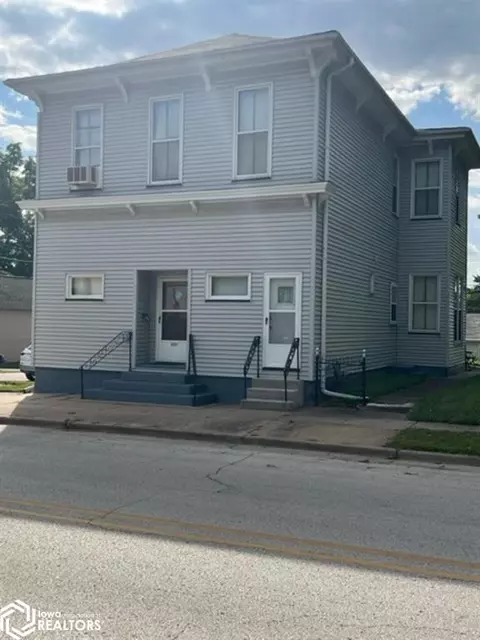 331 S Leebrick St, Burlington, IA 52601