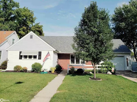 2040 Gnahn St, Burlington, IA 52601