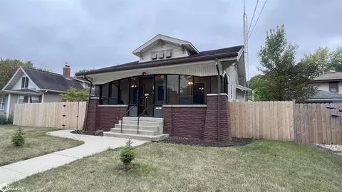 616 N Madison Ave, Mason City, IA 50401