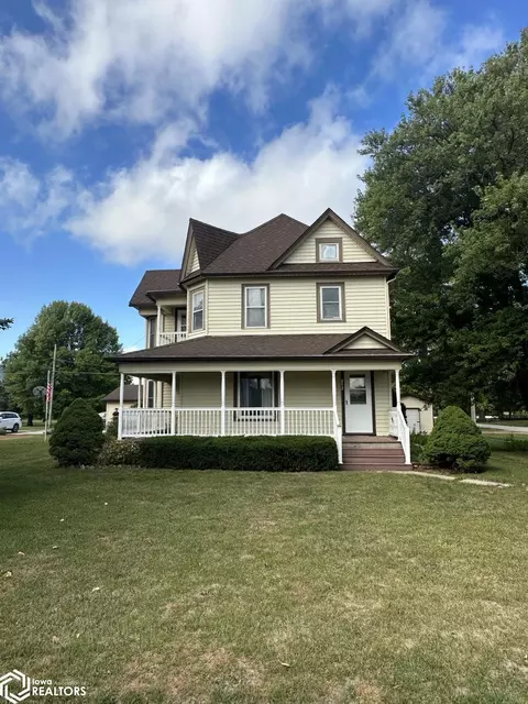 212 Maple St, Kensett, IA 50448