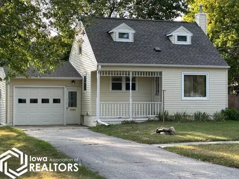 110 3rd St S, Humboldt, IA 50548