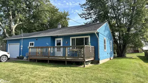 706 E Market St, New Sharon, IA 50207