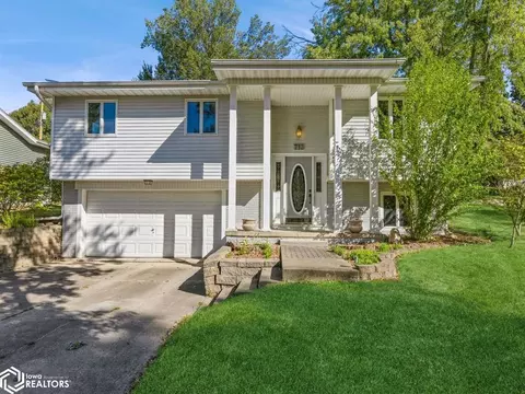 713 E Competine St, Knoxville, IA 50138