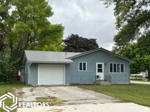303 8th St S, Dakota City, IA 50529