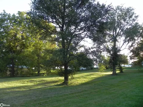 106 Tinder St, Bedford, IA 50833