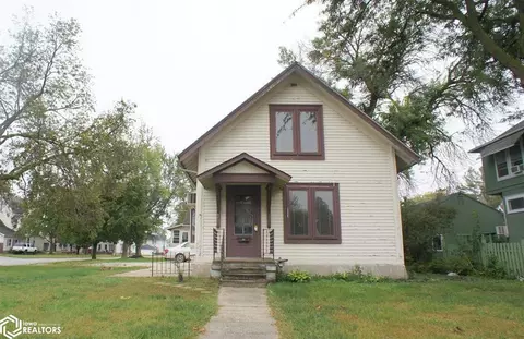 804 1st St, Webster City, IA 50595