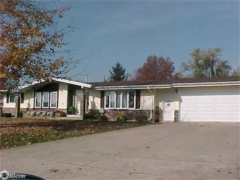 310 2nd St, Houghton, IA 52631