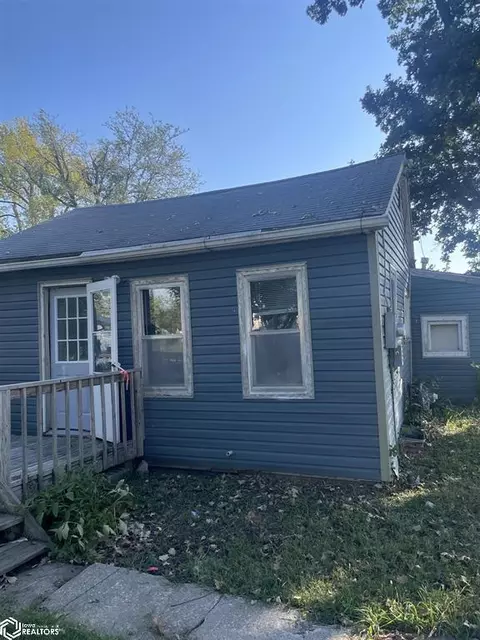 907 N 5th Ave, Marshalltown, IA 50158