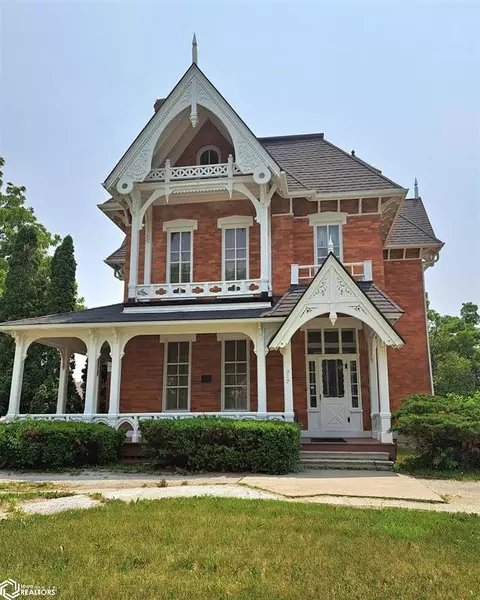 212 W Benton, Albia, IA 52531
