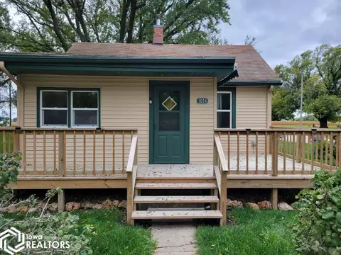 1604 S Coolidge Ave, Mason City, IA 50401