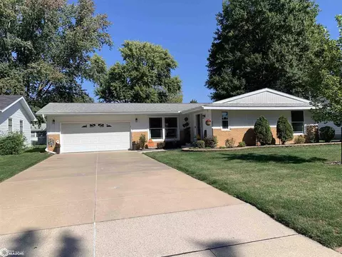2824 Bock St, Burlington, IA 52601