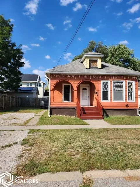 304 N 15th St, Centerville, IA 52544