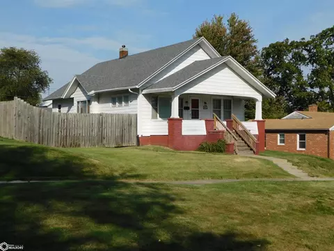 606 N Pine St, Creston, IA 50801