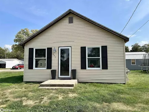 202 S Ferry St, Ottumwa, IA 52501