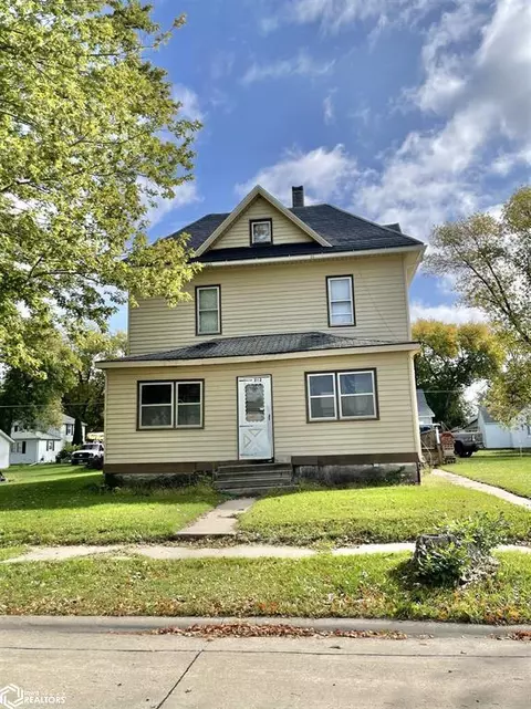 212 4th St NW, Buffalo Center, IA 50424