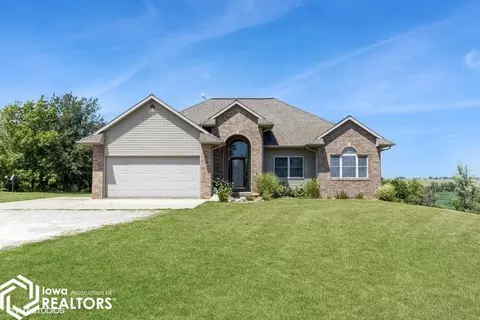 2616 Vine Ave, Ainsworth, IA 52201