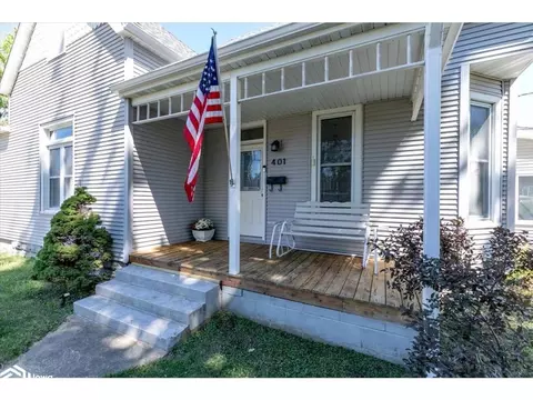 401 S 4th St, Knoxville, IA 50138