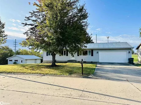 11 S Oak Dr, Keokuk, IA 52632