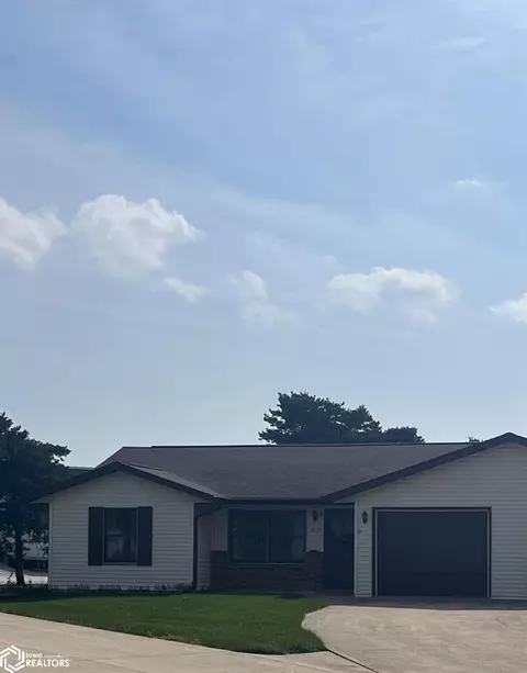 1317 E Haynes Ct, Mount Pleasant, IA 52641