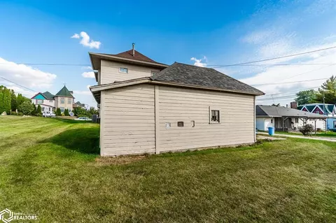 303 3rd St, Garwin, IA 50632 photo 39