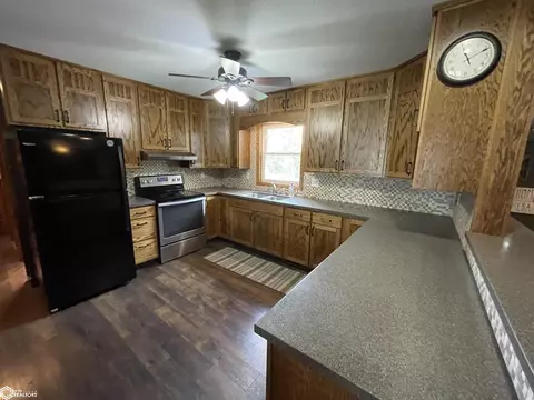 1319 E Grant St, Centerville, IA 52544 photo 17