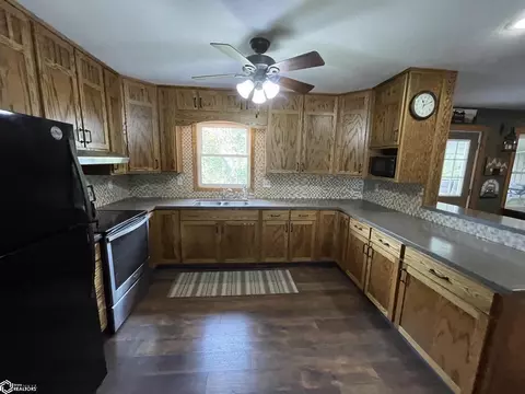 1319 E Grant St, Centerville, IA 52544 photo 18