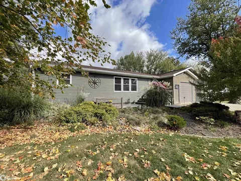 1319 E Grant St, Centerville, IA 52544 photo 2