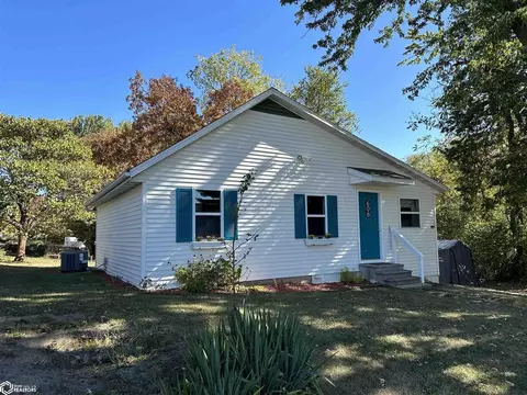 606 Market St, Keosauqua, IA 52565