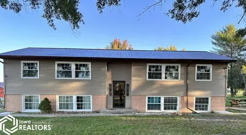 651 W Davis St, Davis City, IA 50065