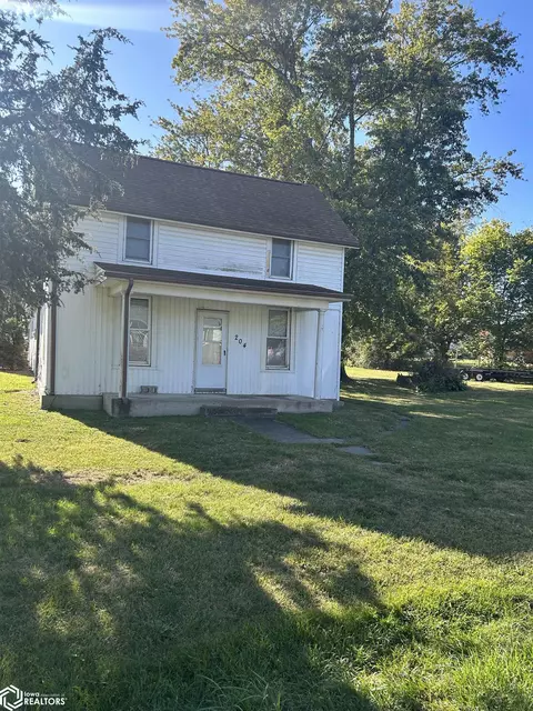 204 Chestnut St, Montrose, IA 52639