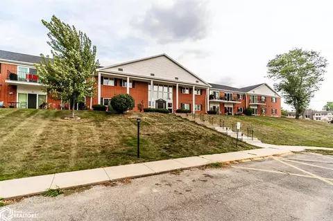 608 E Olive St #A-212, Marshalltown, IA 50158