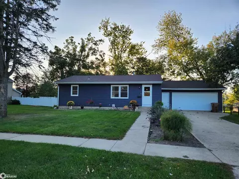 1527 Reed St, Grinnell, IA 50112