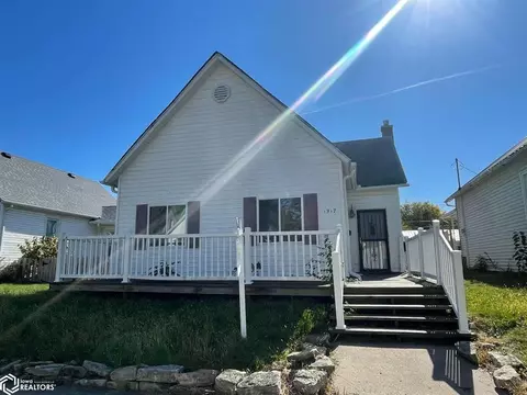 1317 Brick St, Burlington, IA 52601
