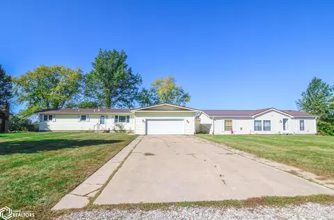 402 Meadow Lane Dr, Montezuma, IA 50171
