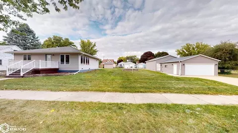 818 9th St SE, Mason City, IA 50401