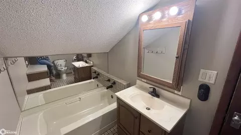 Bath - 660 W 6th St, Garner, IA 50438 photo 1 of 5
