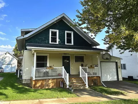 507 Broadway St, Brooklyn, IA 52211
