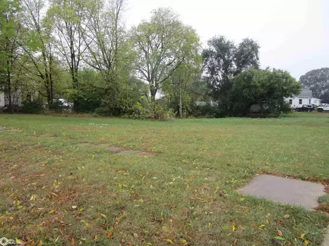 823 E Rocksylvania Ave, Iowa Falls, IA 50126